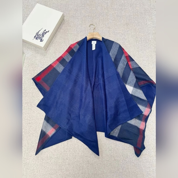 Burberry Blue Reversible Check Cape - Picture 8 of 9